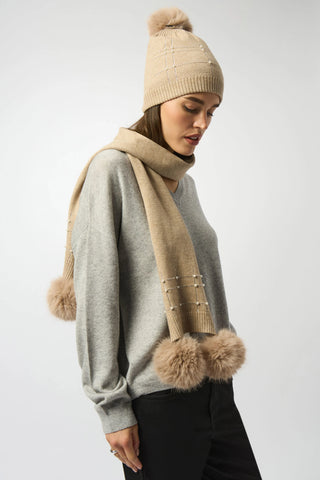 Knitted Faux Fur Pompom Scarf
